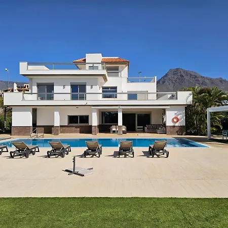 Вилла Karat Oasis Del Duque Адехе